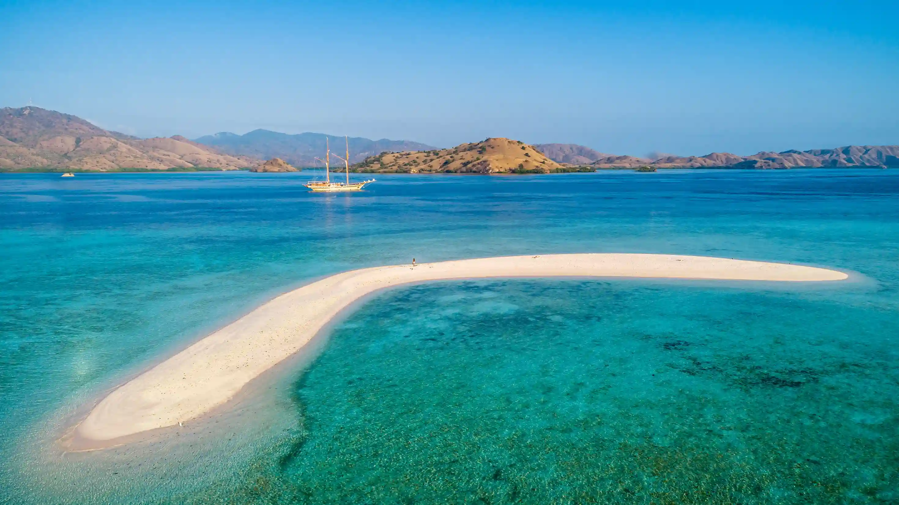 Taka Makassar on Komodo National Park | Labuan Bajo VIP